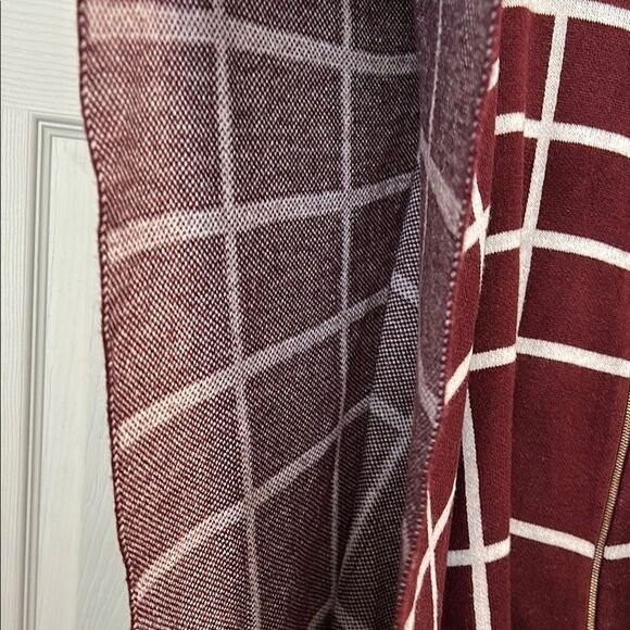 CATO One Size Fits Most Burgundy Maroon White Windowpane Grid Poncho Full Zip - Picture 2 of 7